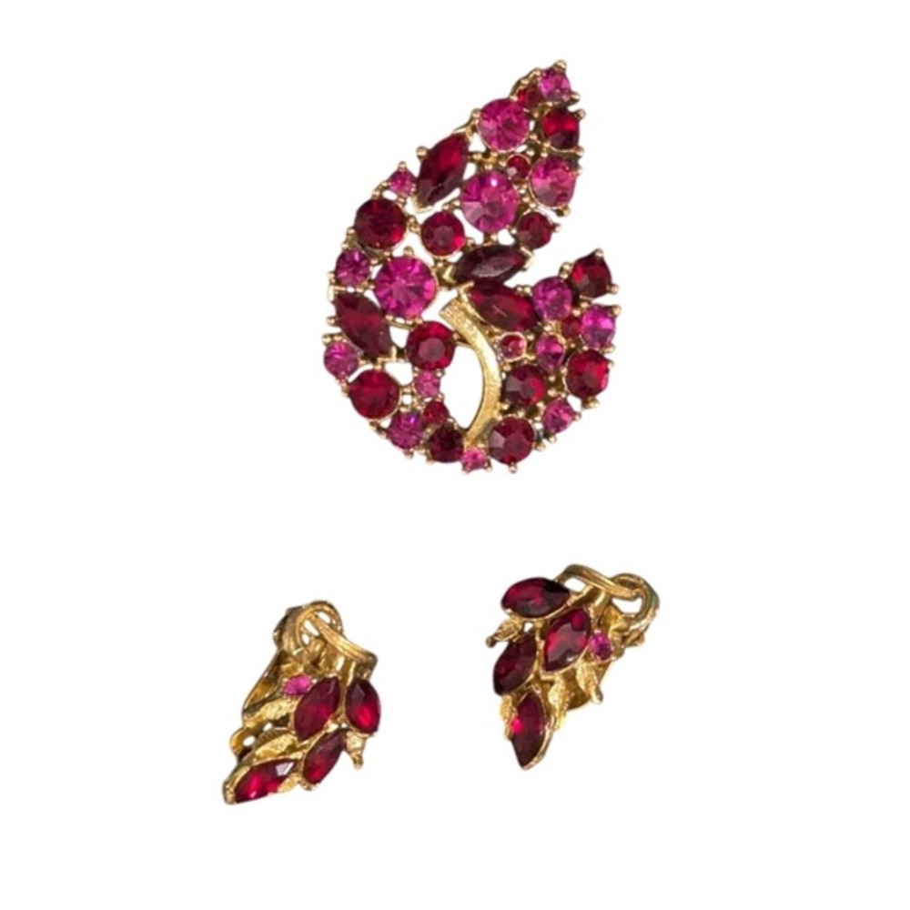 Vintage Pink Ruby Red Rhinestone Brooch Earrings Set Gold Tone Leaf Swirl